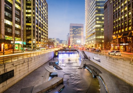 Cheonggyecheon: Trải nghiệm không gian xanh giữa lòng Seoul