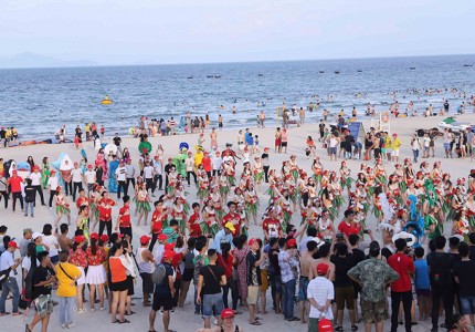 Hòa mình vào lễ hội mùa hè Đà Nẵng 2022