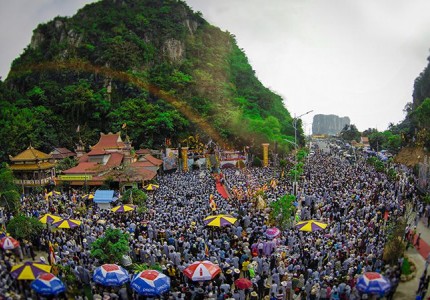 Lên chùa Quán Thế Âm Ngũ Hành Sơn cầu an năm mới
