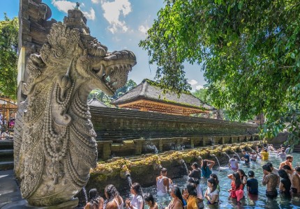 Khám phá Bí ẩn Đền Pura Tirta Empul