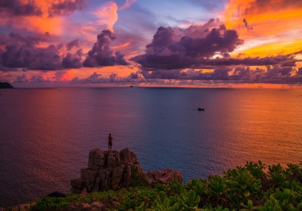 Ngắm ánh bình minh Côn Đảo