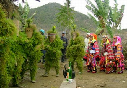 Lễ múa trống của người Lô Lô