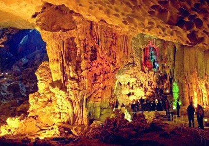Động Thiên Cung Hạ Long