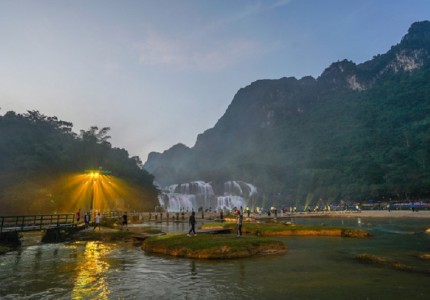 Lễ hội thác Bản Giốc