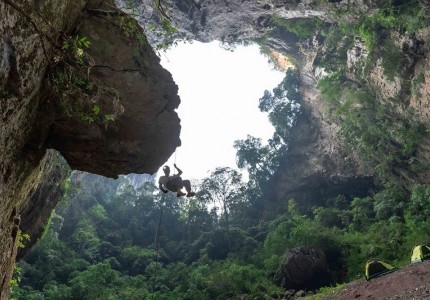 Hố sụt Kong Quảng Bình