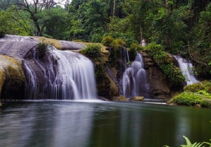 Thác Mơ điểm trốn nắng tại Quảng Bình 
