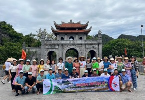 Trường THPT Bà Vì khám phá vẻ đẹp Thung Nham tháng 6