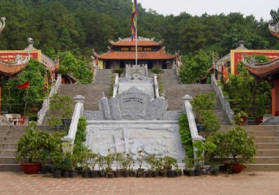 Du Lịch Côn Sơn - Kiếp Bạc - Đền Chu Văn An 1 Ngày
