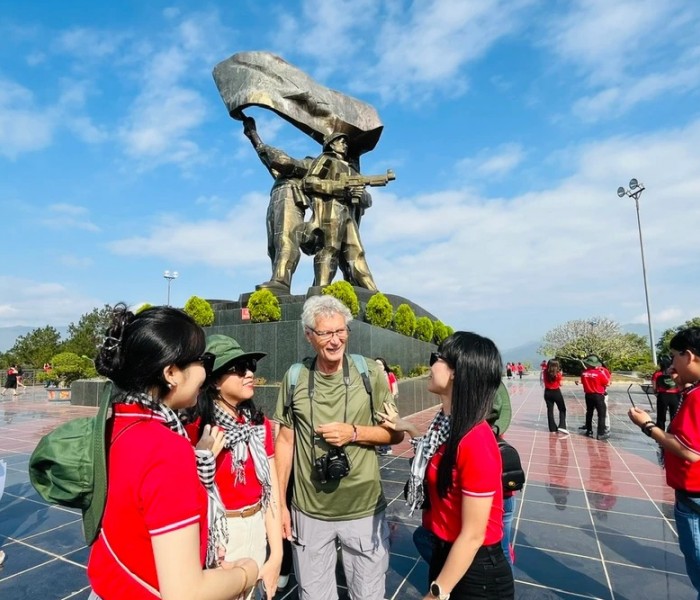 Tour du lịch Âm vang Điện Biên 3 ngày 2 đêm tặng cờ đỏ sao vàng
