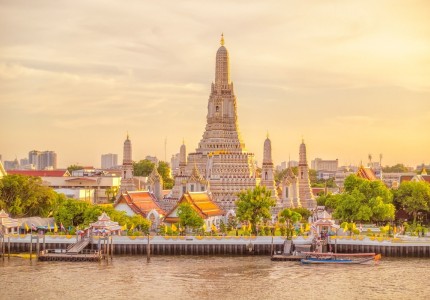 Wat Arun - Bình Minh Trên Dòng Sông Chao Phraya