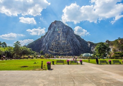 Núi Phật Vàng Ở Pattaya - Trân Bảo Phật Sơn Của Thái Lan