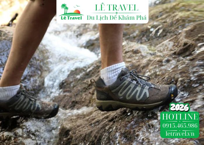 Giày leo núi chuyên dụng – Sự bảo vệ vững chãi