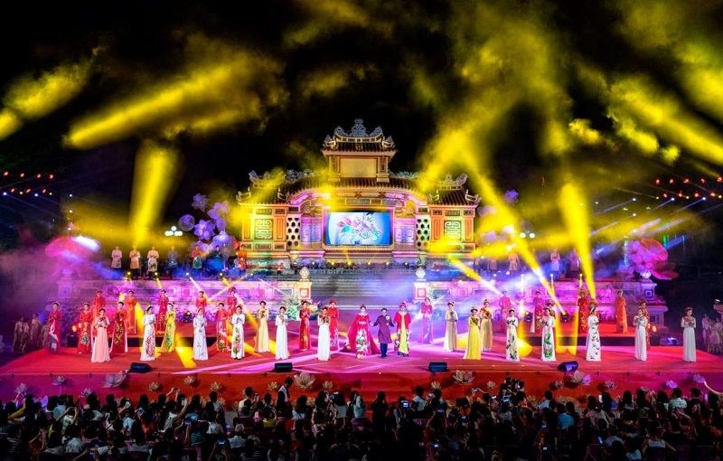 Tham dự Tuần lễ Festival Huế