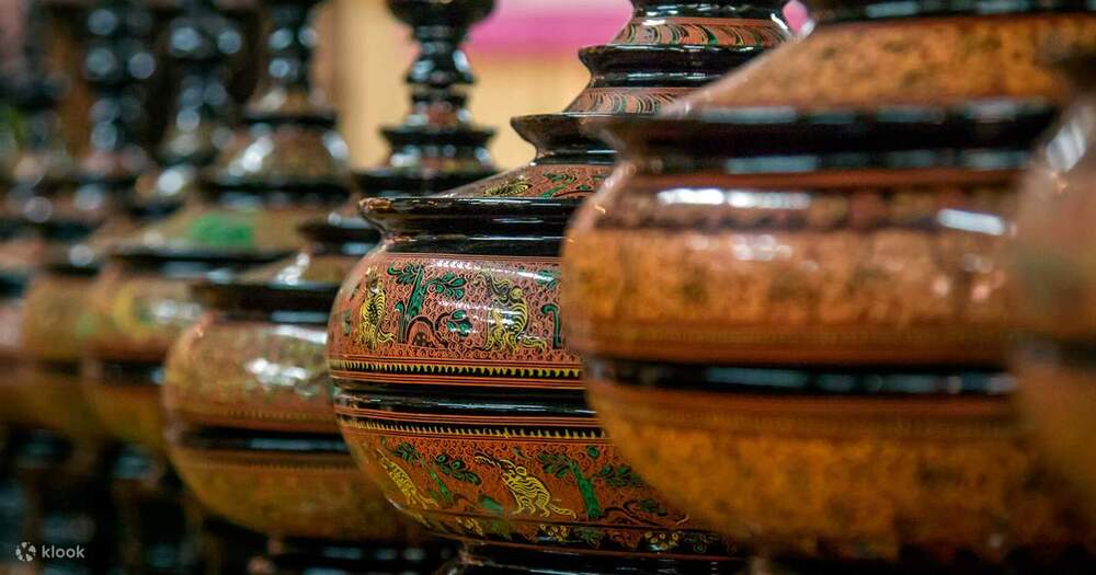 Mua sắm đồ lưu niệm và quà cho người thân