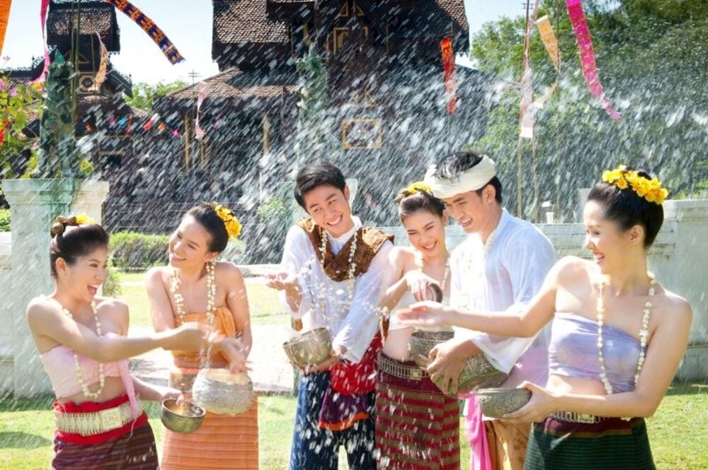 Cách tôn trọng văn hóa và tập quán địa phương
