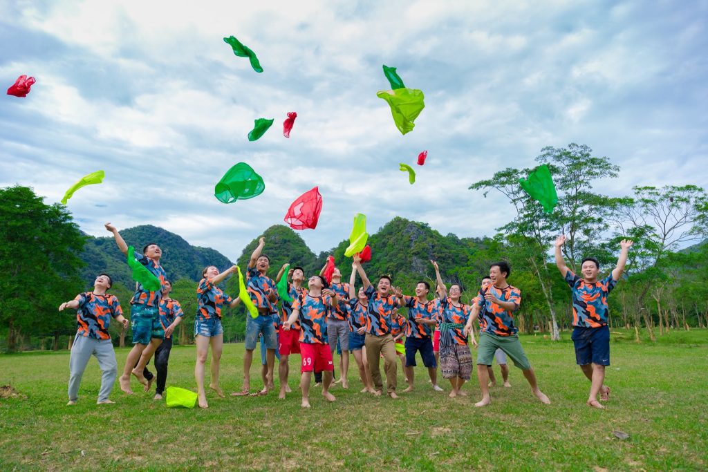 Cắm trại giữa thiên nhiên hùng vĩ