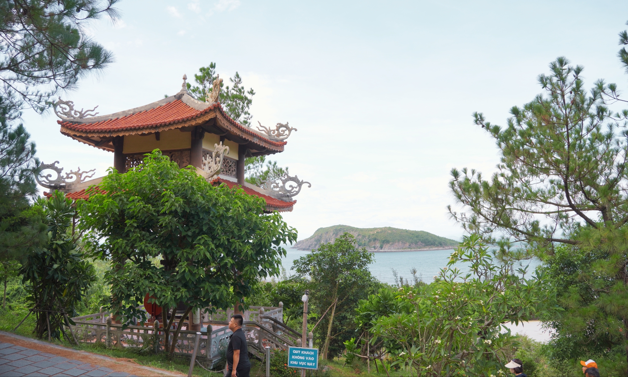 View biển đẹp của nơi an nghỉ đại tướng Võ Nguyên Giáp