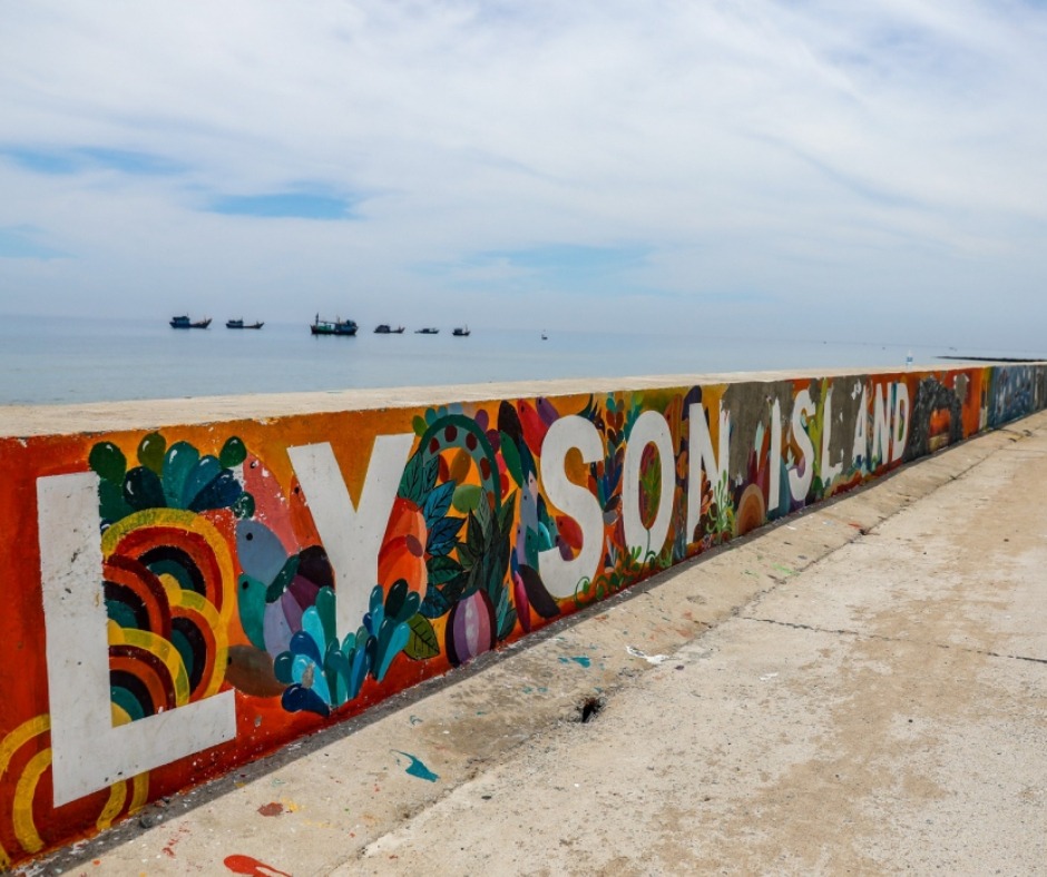 làng bích họa Lý Sơn