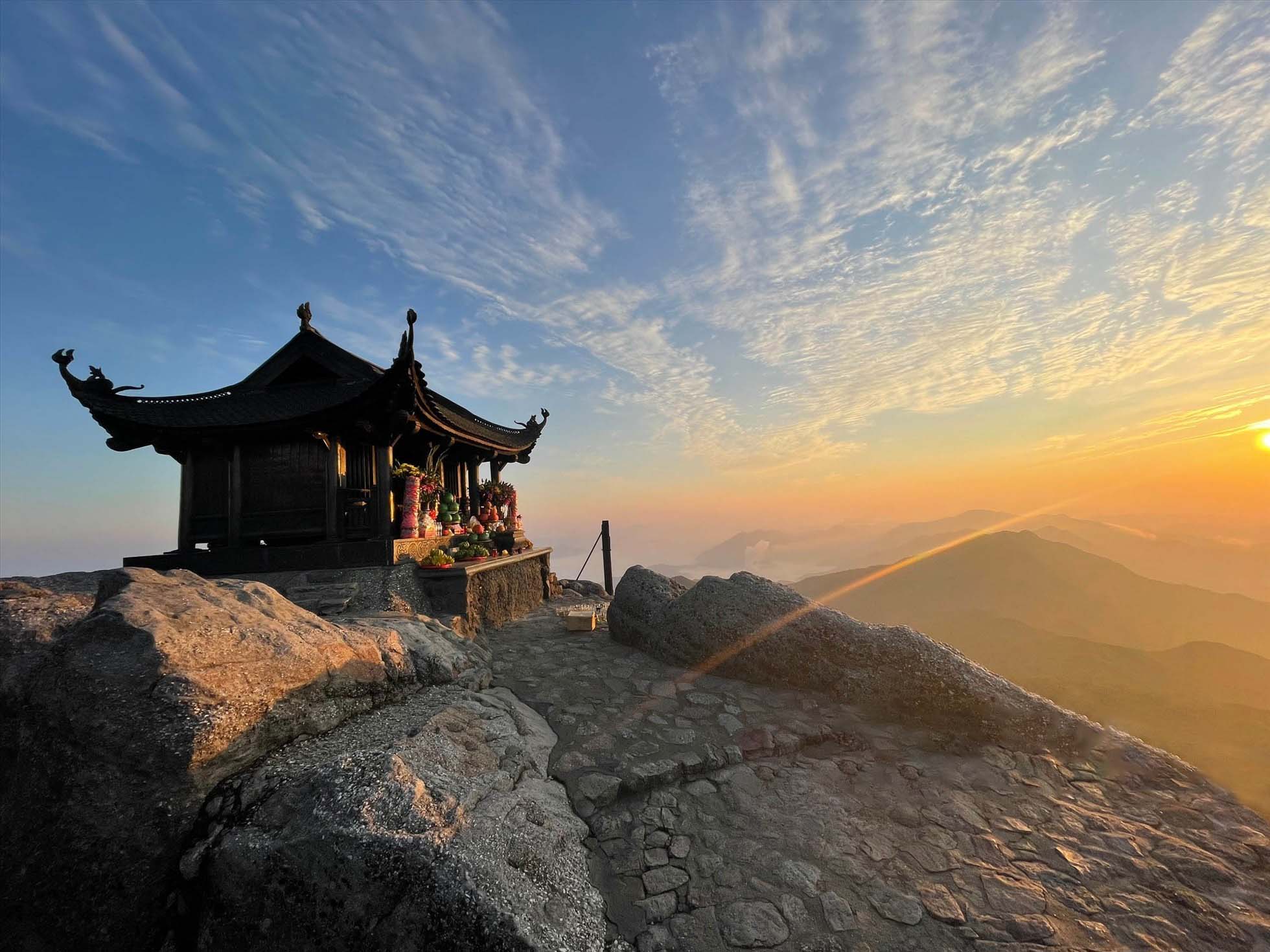 Chinh phục đỉnh Chùa Đồng