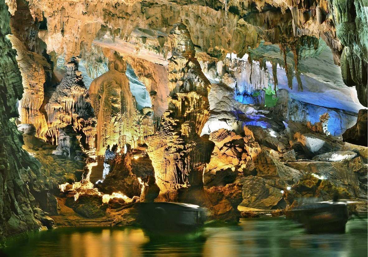 Động Phong Nha (Huế)