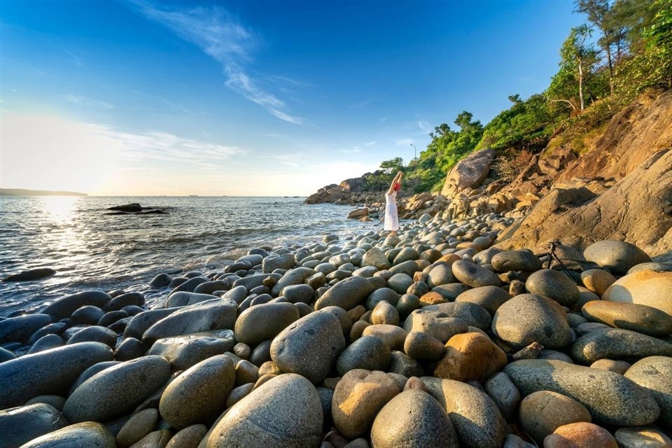 Bãi tắm Hoàng Hậu - Bãi đá trứng Quy Nhơn