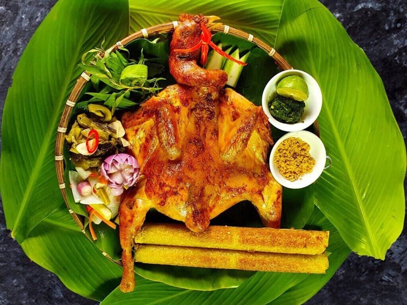 Món gà nướng đặc sản nơi đây